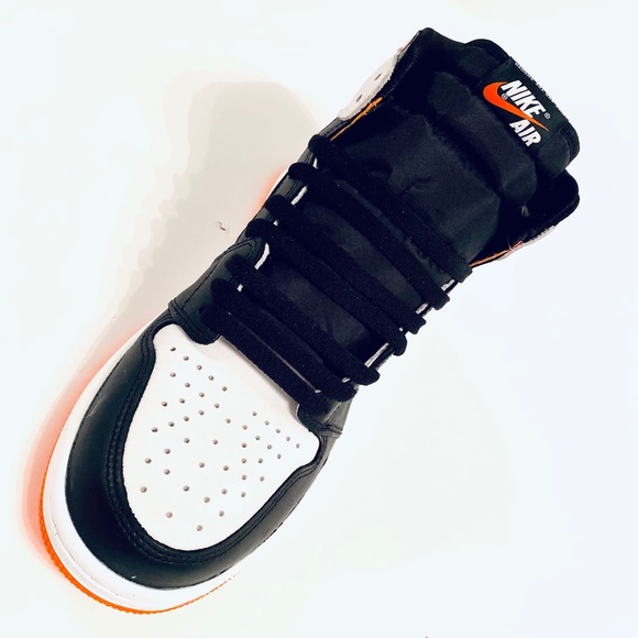 ♦️SOLD♦️NIKE AIR JORDAN 1 ELECTRO ORANGE - Picture 6 of 8